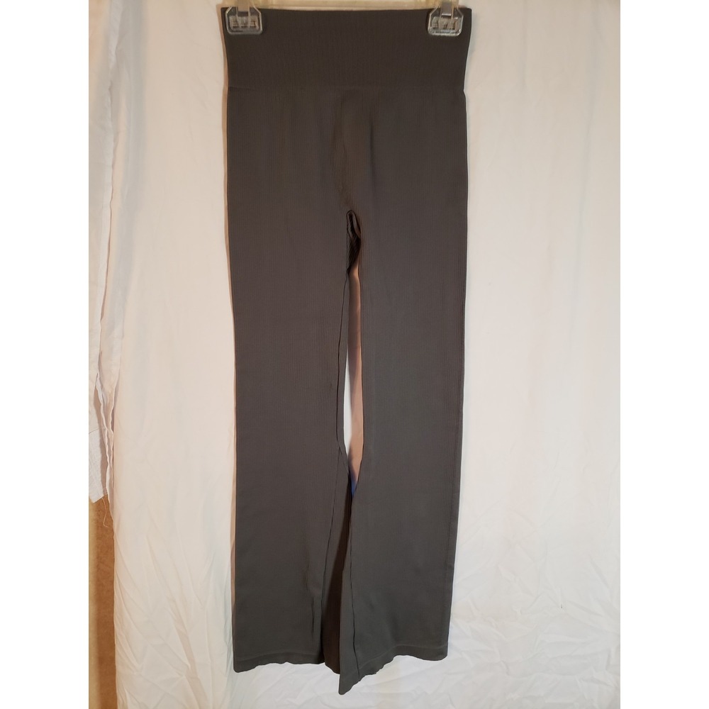 Women's OQQ Gray Ribbed Flared Leggings Size M